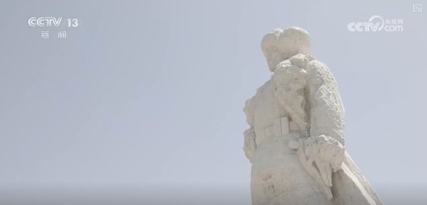 鼎合网 岁月不曾模糊英雄身影 白山黑水间铸就中国人挺立的精神丰碑